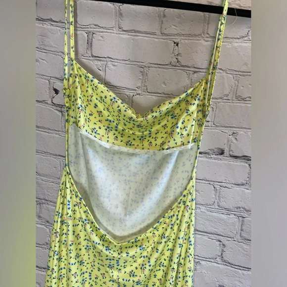 5/$20 Women’s No Brand Floral Backless Dress Medium - Picture 6 of 7